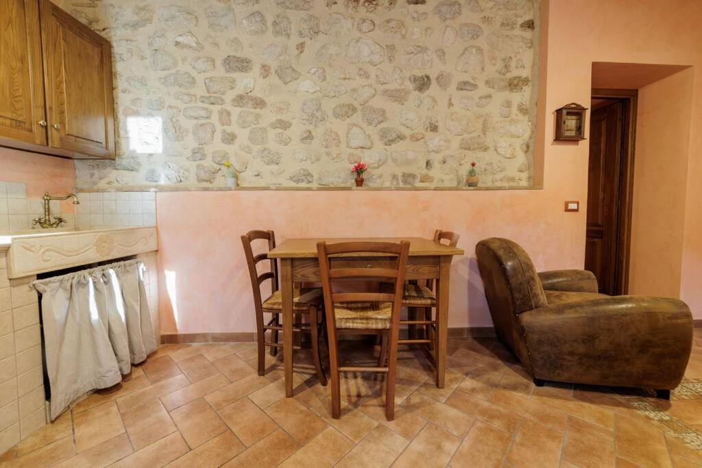 Appartamento Venturini Trevi Exterior foto